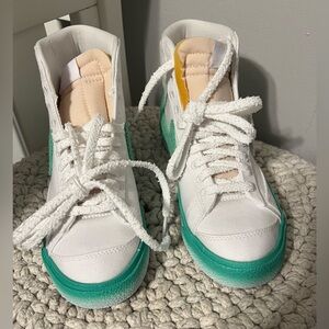 HP!! 🥳NEW Nike Blazer Mid 77 sneakers